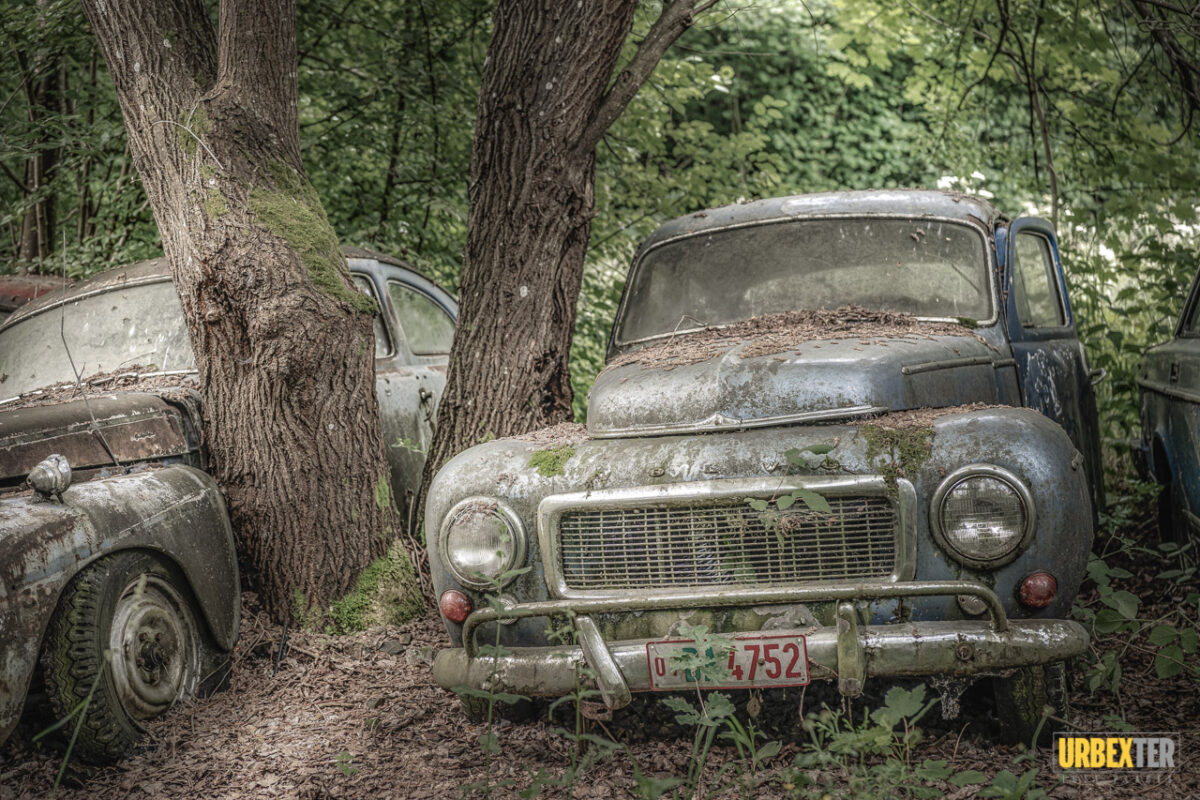 URBEXTER - Lost Place Fotografie - Since 2015 | Der Volvo Wald: Eine vergessene Welt voller rostiger Schätze in Belgien