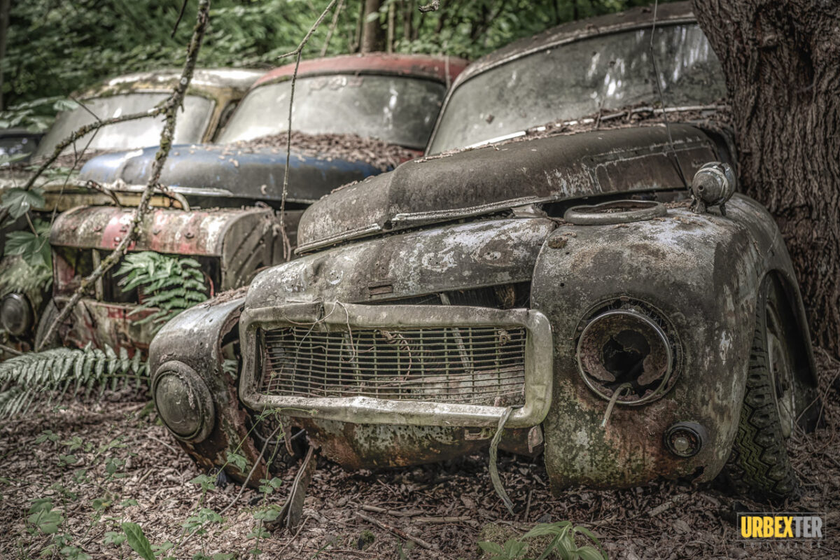 URBEXTER - Lost Place Fotografie - Since 2015 | Der Volvo Wald: Eine vergessene Welt voller rostiger Schätze in Belgien